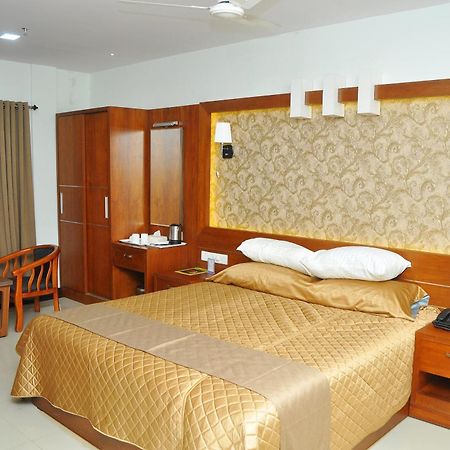 Kallada Mamatha Motels Kunnamkulam Dış mekan fotoğraf
